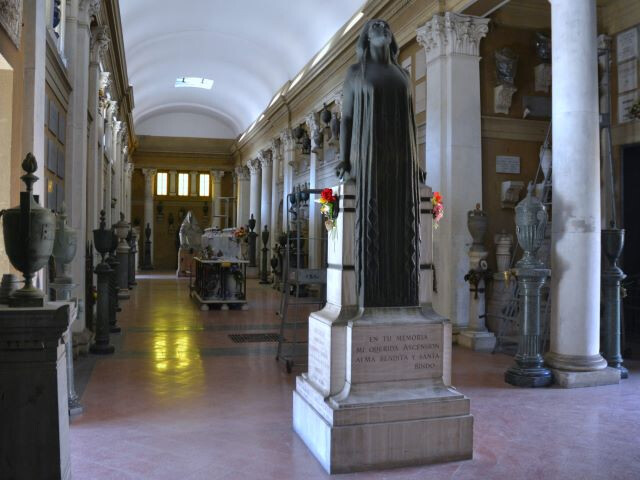 Sala delle urne del Cinerario