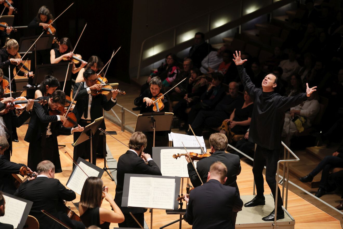 cover of Utopia Orchestra | Teodor Currentzis | Vilde Frang