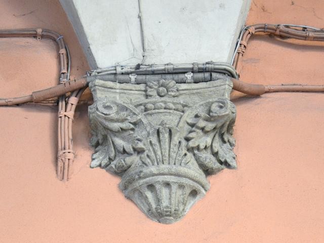 Casa Gozzadini - portico - particolare