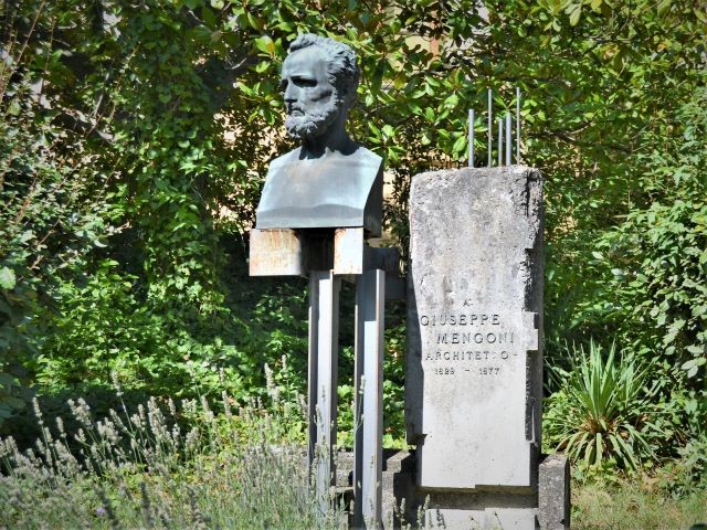 Monumento a Giuseppe Mengoni