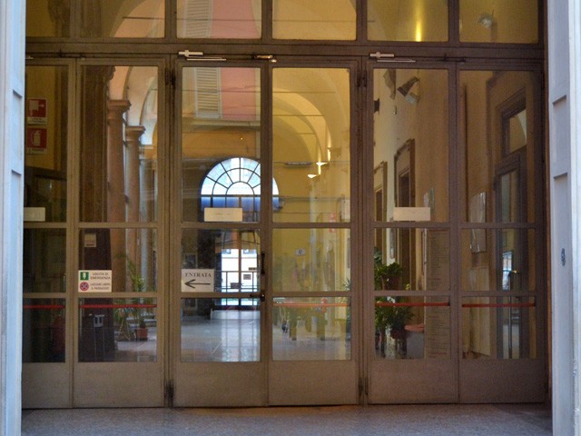 Palazzo Lambertini - Liceo classico Minghetti - atrio