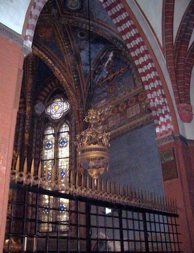 Una delle cappelle radiali di San Francesco (BO)