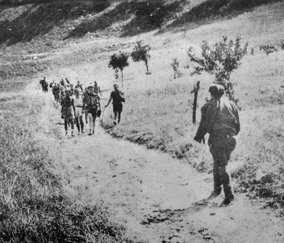 Partigiani di ritorno da una missione sulle colline di Monterenzio 