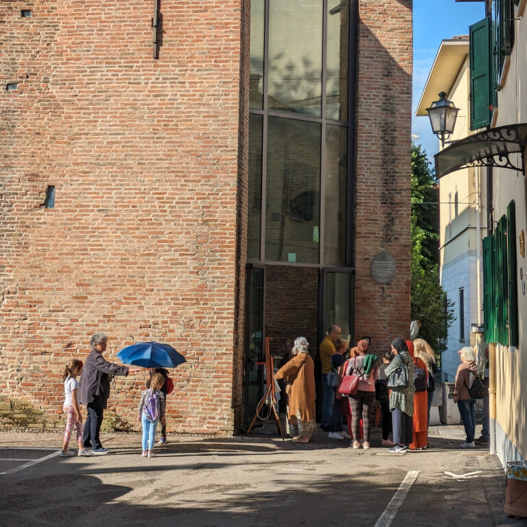 copertina di Dentro Mura: arte diffusa nei luoghi di cultura di Budrio