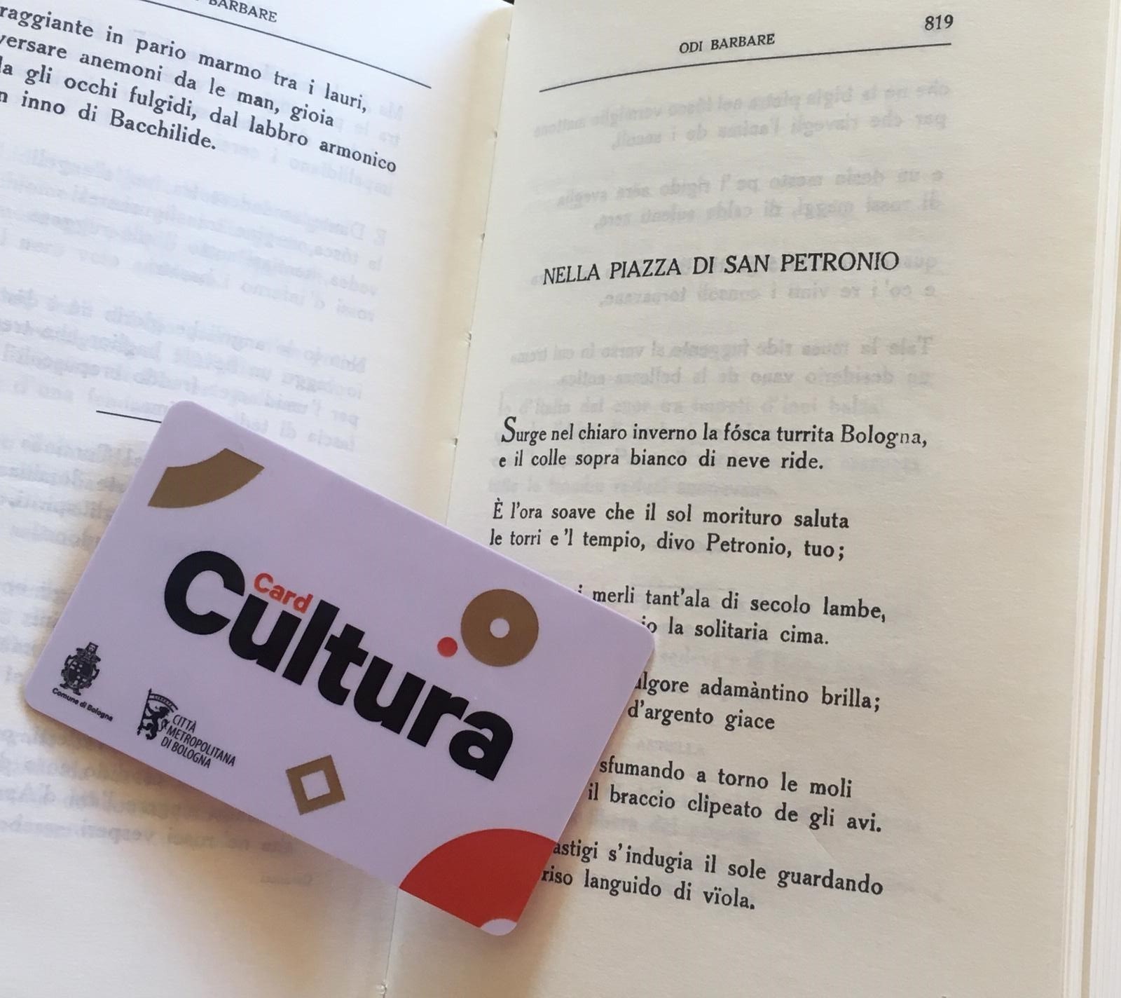 copertina di Parma Card e Card Cultura del Comune di Bologna