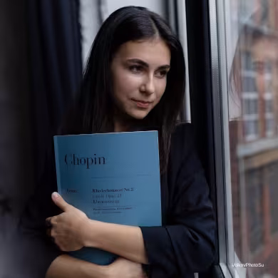 copertina di Alexandra Dovgan