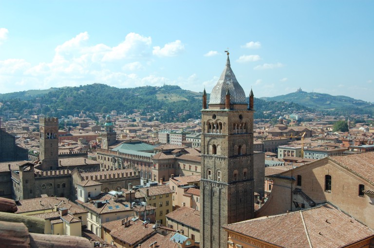 panoramica-citta-e-colli.jpg