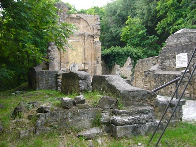 I resti della chiesa di S.M. Assunta di Casaglia