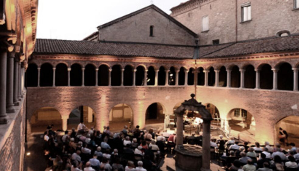 Chiostro Basilica di Santo Stefano