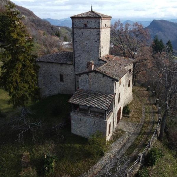 copertina di Le Case-Torri dell'Appennino