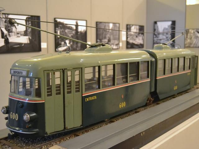 Modellino di filobus - Mostra "Cent'anni di trasporto cittadino dall'omnibus all'autobus (1880-1890)" - Palazzo comunale (BO) - 2019