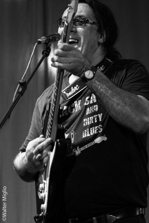 copertina di Black Cat & Dirty Blues + Armonicadance feat. Bruno Briscik