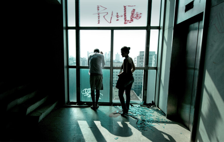 immagine di Skin of Glass