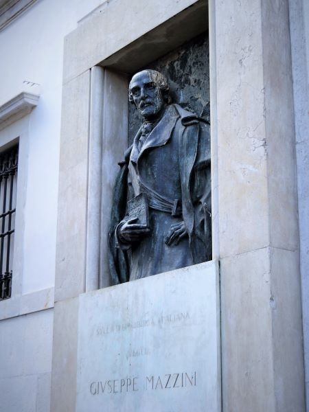 Monumento a Mazzini