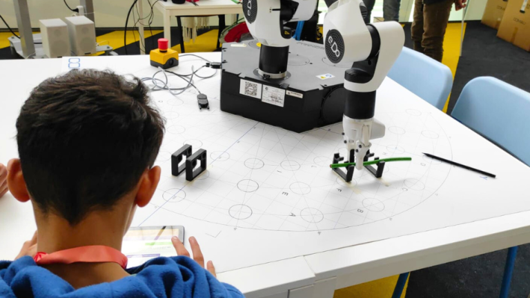 cover of Opus Mundi: viaggi creativi tra arte e scienza