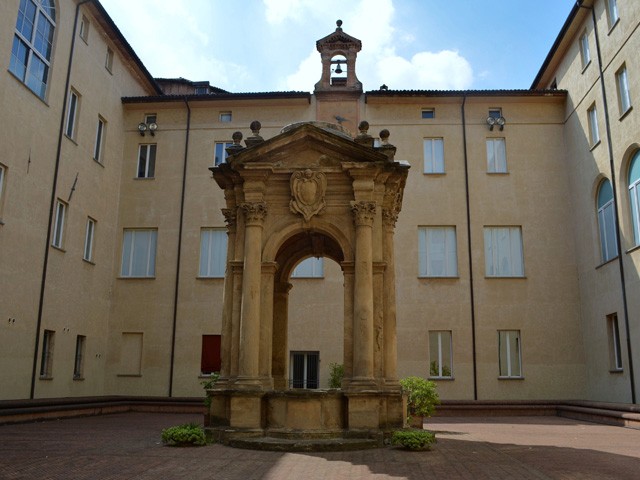Il pozzo originale dell'Orto dei Semplici di Aldrovandi conservato all'Accademia di Belle Arti (BO)