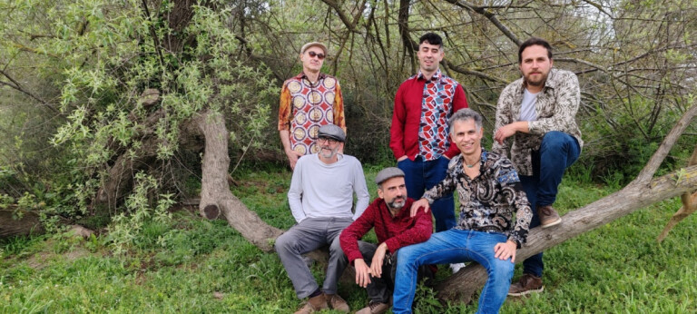 copertina di Ẹ̀RÍN collective  "Alternative Positive"