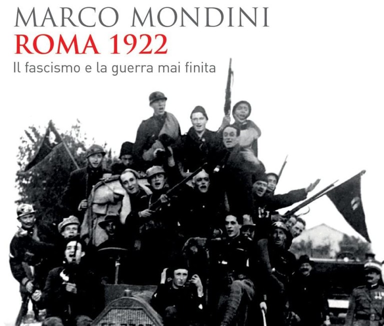 copertina di La Marcia su Roma: una farsa grottesca!