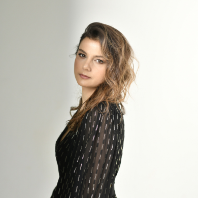 copertina di Maya Oganyan