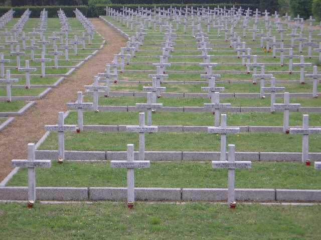 Il cimitero dei polacchi a San Lazzaro di Savena - le croci