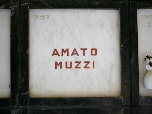 Tomba di Amato Muzzi nel Monumento Ossario ai Caduti Partigiani della Certosa di Bologna