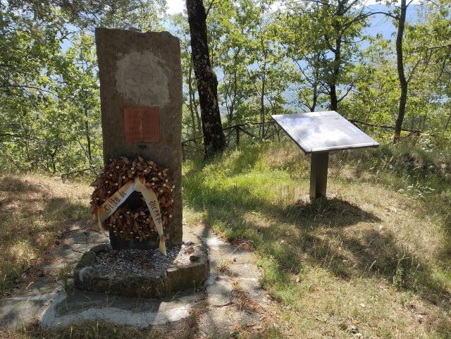 Cippo sul luogo della morte di Toni Giuriolo