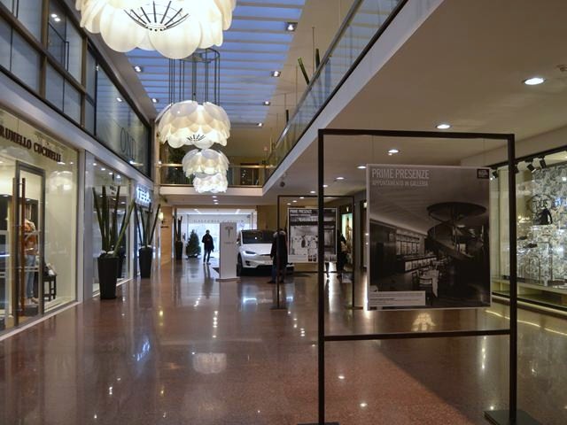 Galleria Cavour - via Farini (BO)