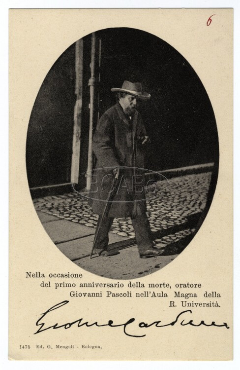Giosue Carducci a figura intera