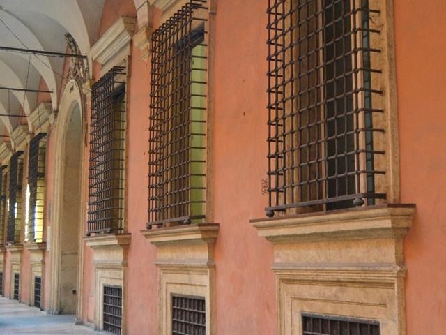Palazzo Gessi - strada Maggiore - portico