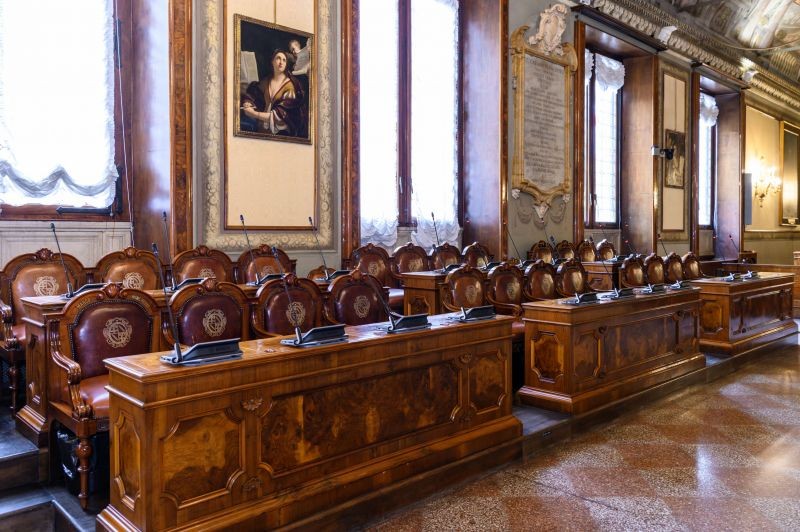 copertina di In Sala del Consiglio l'esposizione al pubblico di due “Sibille” di Elisabetta Sirani