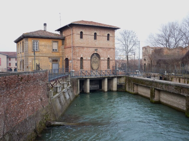copertina di In viaggio lungo il Navile: dal Battiferro al Porto