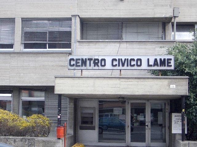 Ingresso del Centro civico Lame - arch. E. Zacchiroli