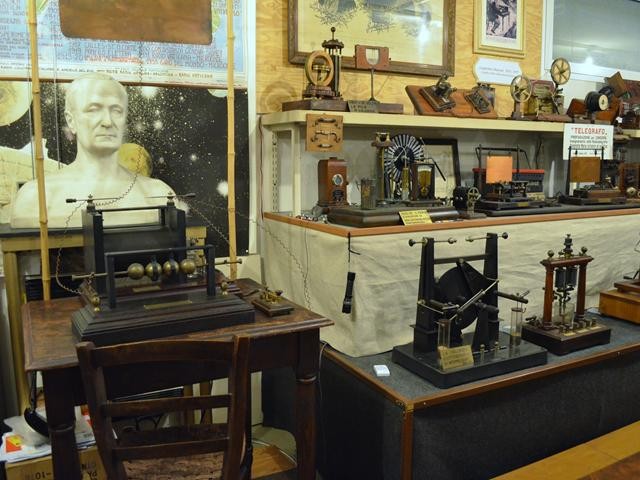 I primi apparecchi telegrafici esposti al museo Mille Voci Mille Suoni (BO)