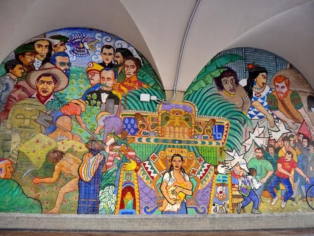 Murale "500 Anni dalla Conquista dell'America" - L. Gutierrez - via Zamboni (BO)