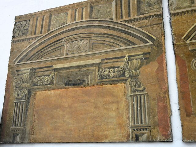 Frammento della decorazione della facciata del Baraccano