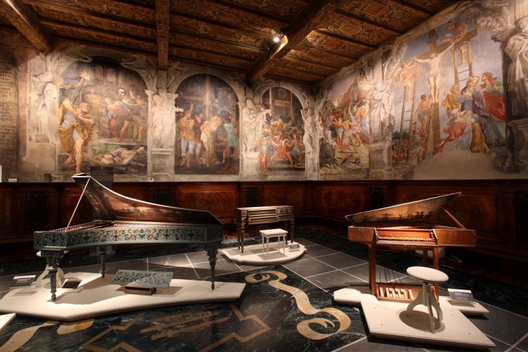 copertina di Classe di clavicembalo del Conservatorio “Giovanni Battista Martini” di Bologna