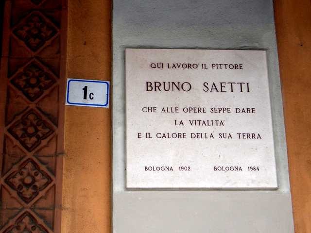 Lapide sulla casa in cui visse Bruno Saetti in via Saffi