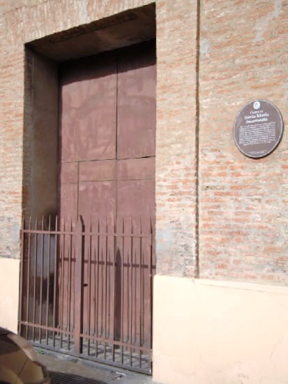 Chiesa di santa Maria Incoronata, ingresso