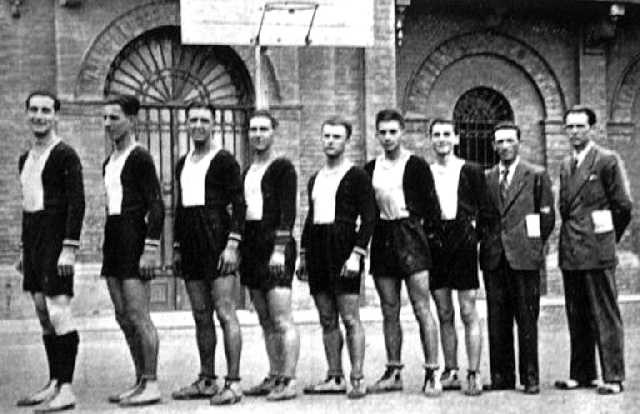 Squadra della Fortitudo campione emiliana - 1934 - Fonte: Centro Studi e Documentazione Coni - Biblioteca Sportiva Emilia Romagna - Museo dello Sport Bologna - www.centrostudiconi.it