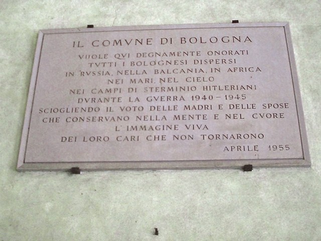 Lapide in onore dei bolognesi caduti sui vari fronti di guerra e nei lager hitleriani 