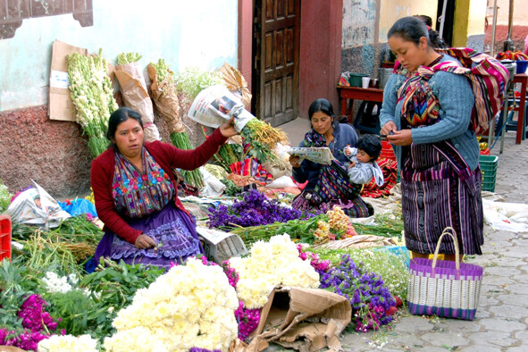 Donne k'iché al mercato di Chichicastenango - Guatemala - 2014