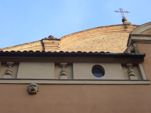 Chiesa di S.M. della Misericordia - particolare della facciata
