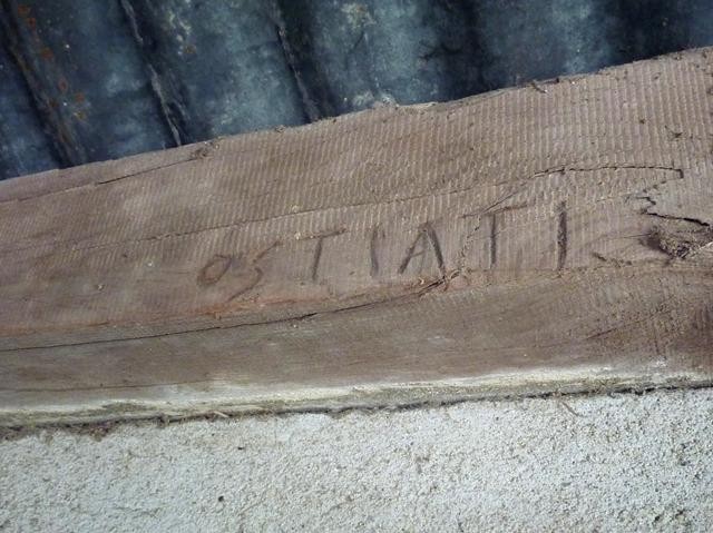 Il nome di un soldato graffito all'interno della garitta costruita dai tedeschi a villa Benni via Saragozza (BO)