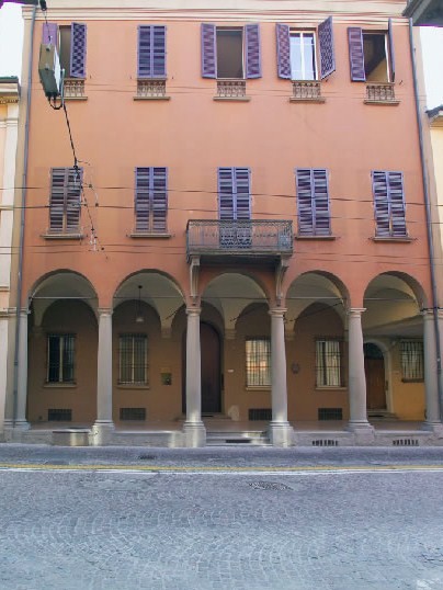 Casa Varrini, facciata