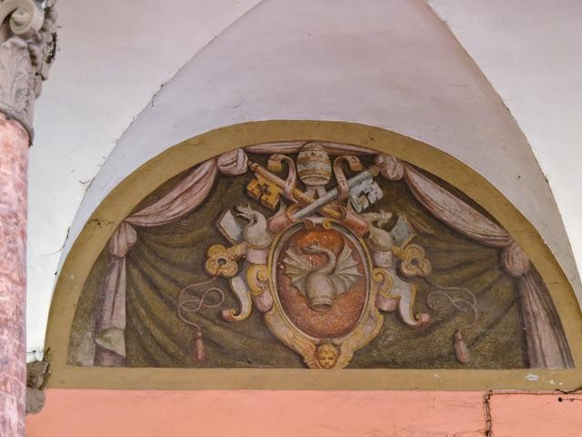 Chiesa di San Giuliano - portico - particolare