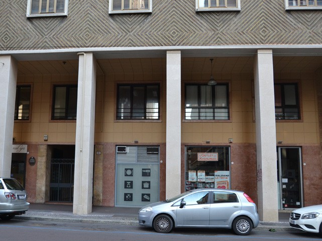 Palazzo Faccetta nera - via Roma - portico