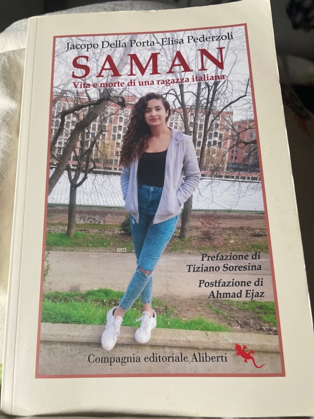 copertina di Saman. Vita e morte di una ragazza italiana