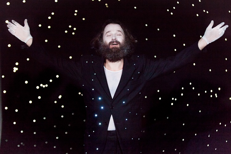 copertina di L’universo è un materasso