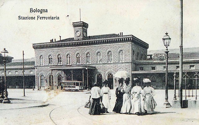 immagine di bologna, foto storica stazione