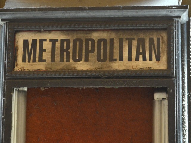 Bacheca dell'ex cinema teatro Metropolitan